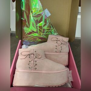NIB Dolls Kill / Sugar Thrillz Pink Popular Lifestyle Ankle Boots
